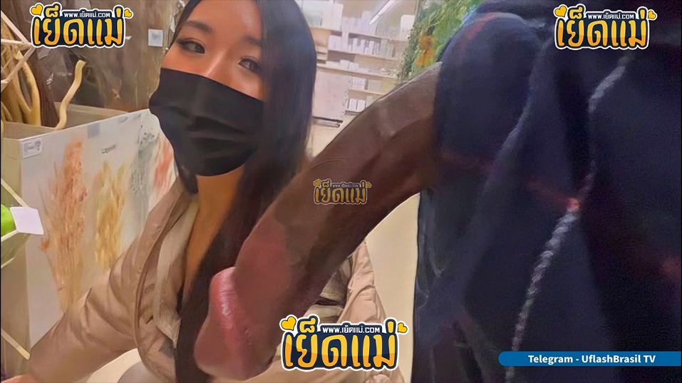 คลิปหลุดนิโกรบลาซิลควยใหญ่ยาวเที่ยวเดินห้างหาสาวโชว์ควยแจ็กพอตเจอสาวไฮโซสูงสวยสุดร่านโดนควยดำใหญ่ยาวล่อยั่วเดินตามไปอมควยในรถจนแตกคาปาก